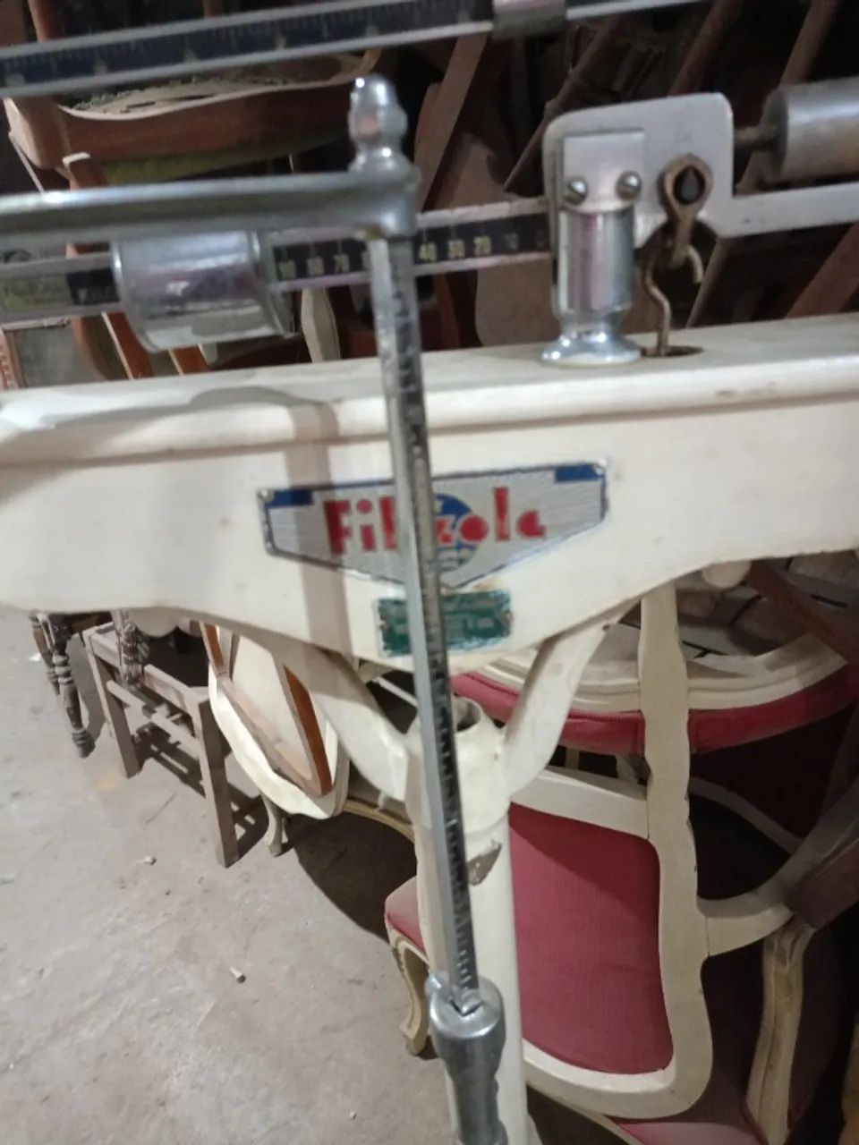 Balança antiga de consultório  - Foto 3