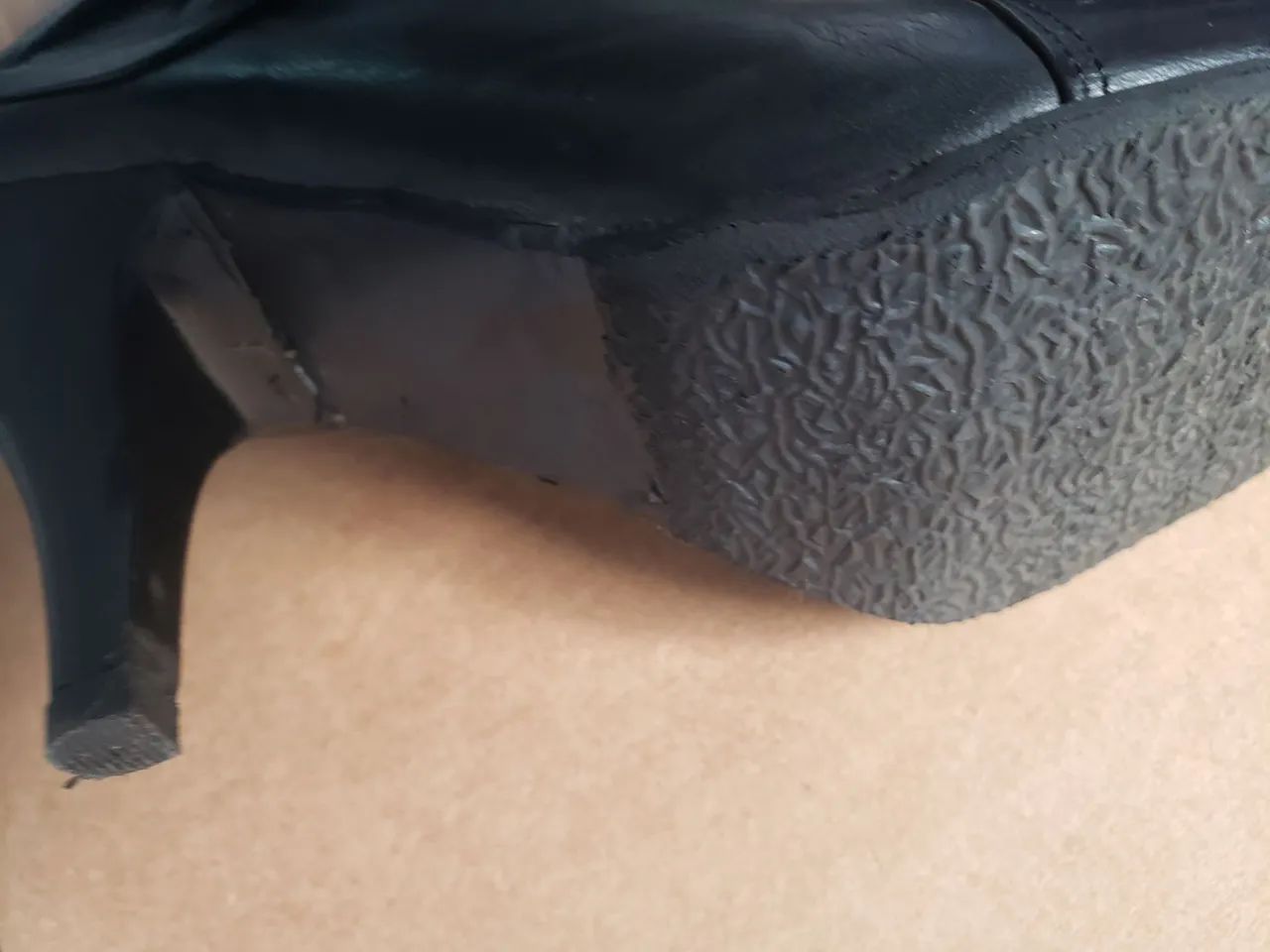 Em ótimo estado. Bota cano alto número 38. Ler descrição.  - Foto 5