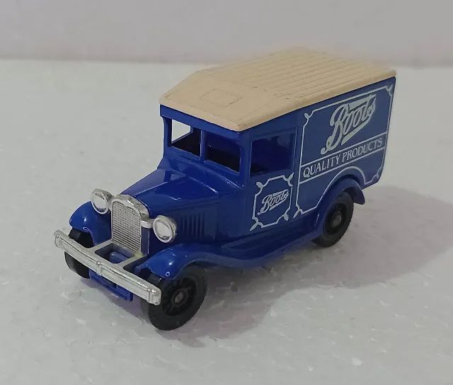 Lledo Days Gone - Ford Model A Van (Boots)