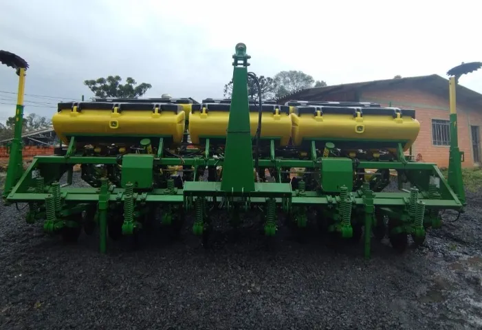 Plantadeira John Deere - JD 1113A, 13 Linhas. Fabricação 2015