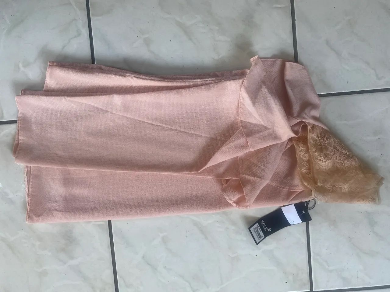 Blusa Rose com Renda - TAM G - R$ 24,99 - Foto 3