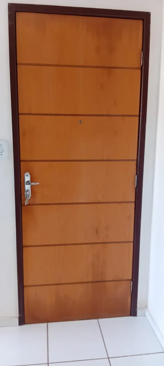 Porta de MDF em bom estado