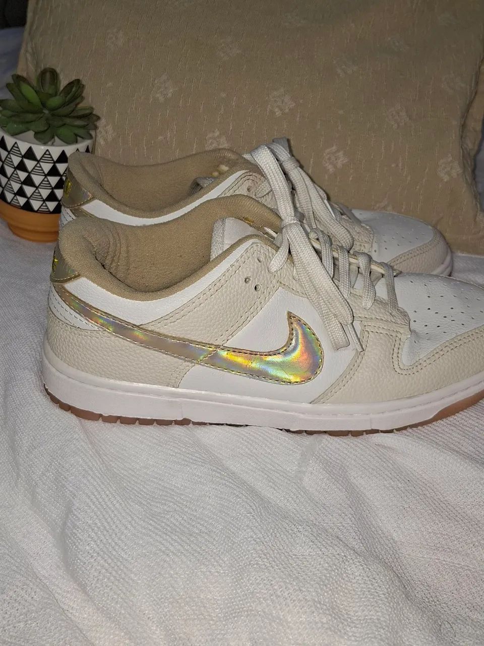 Tênis Nike Dunk Low Bege com Branco em Estado de Loja tam38 - Foto 2