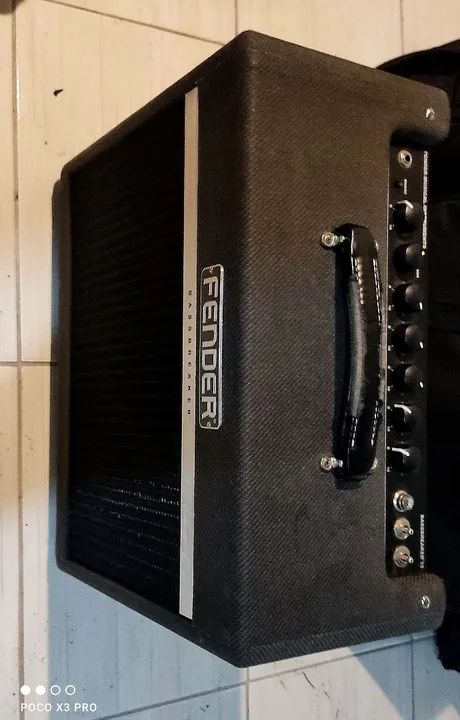Amplificador Fender Bassbreaker 15 valvulado 