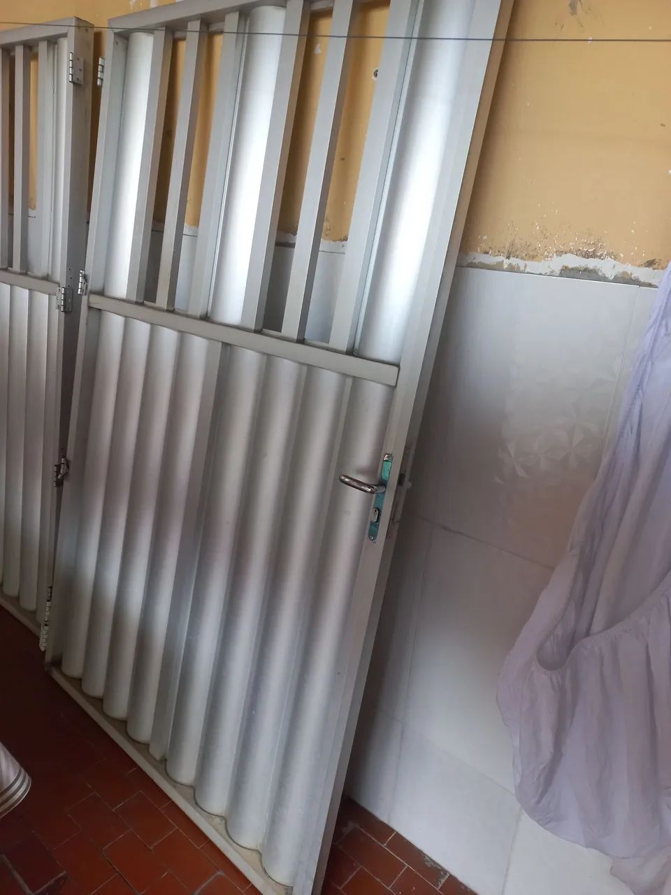Portão de alumínio para área externa (2,52 largura  e 2,05 altura). - Foto 5