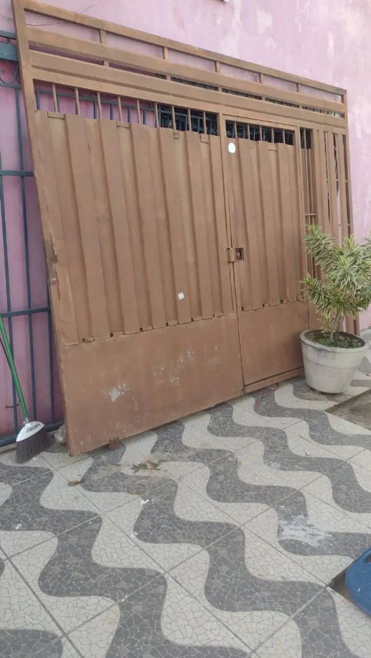 Selling gate in perfect condition64717311224706121