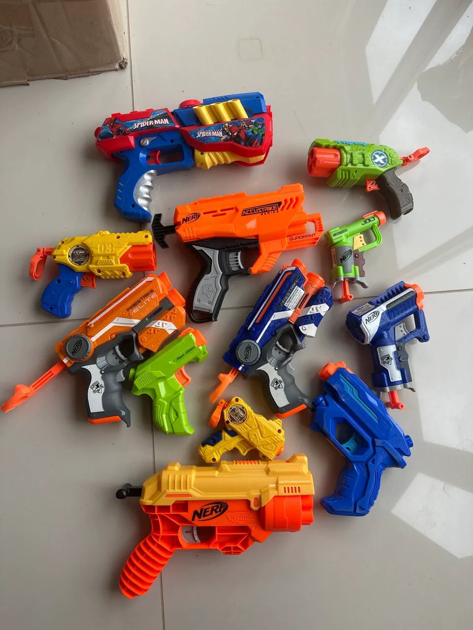 Lote com 12 Lançadores Nerf e Brinquedos de Dardos - Diversos Modelos!