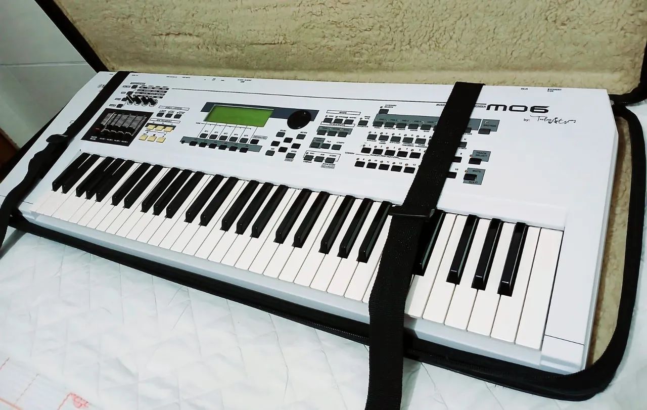Teclado Yamaha MO6 personalizado + bag reforçada 