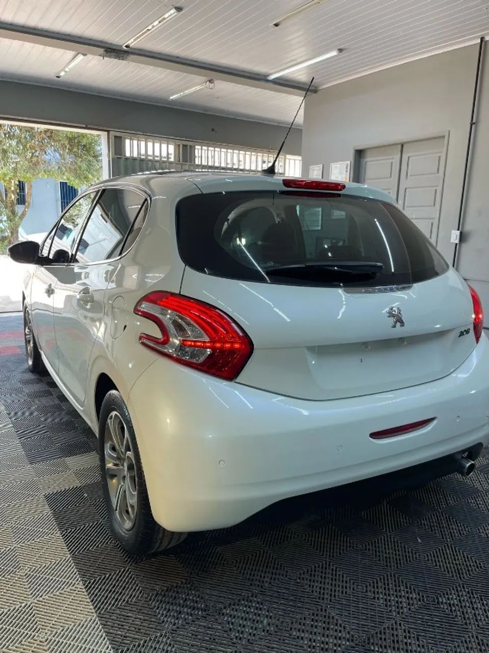 PEUGEOT 208 GRIFFE 1.6 - 2014 à venda! - Foto 5