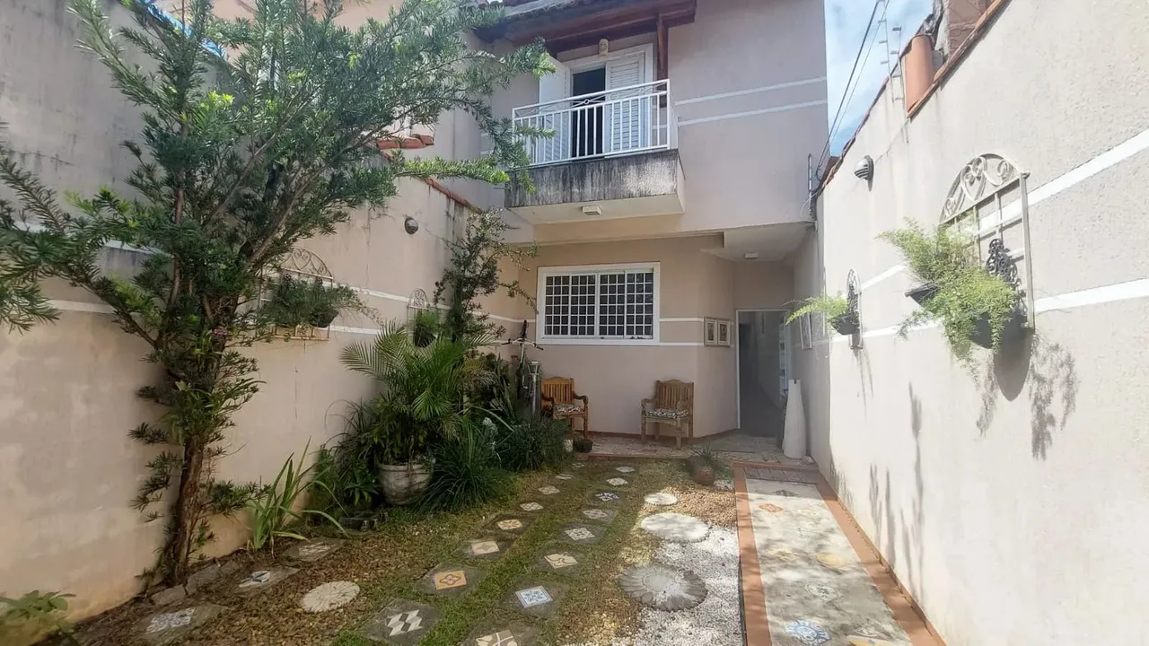 Sobrado para locação, Jardim São Paulo, 250m², 6 salas, 5 wcs, 2 vagas e prox ao metrô Jd