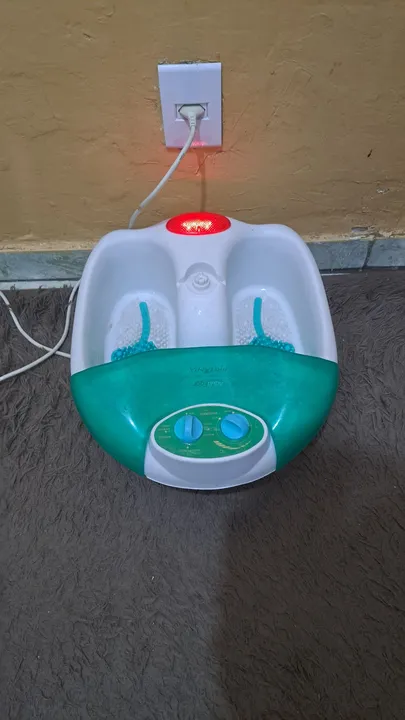 Hidromassageadora Britânia com bolhas e aquecimento