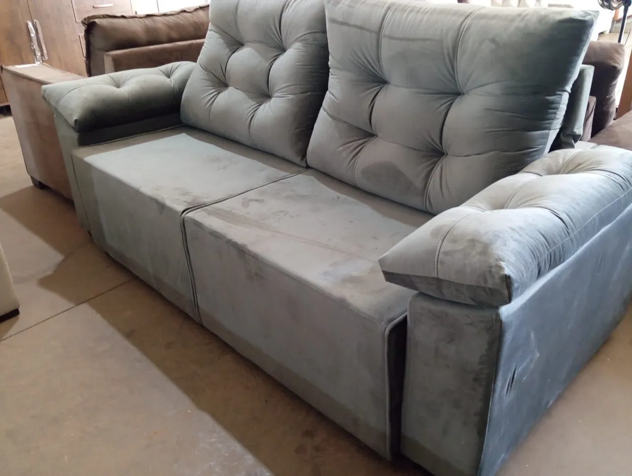 Sofá Cinza 2 Lugares com Design Moderno