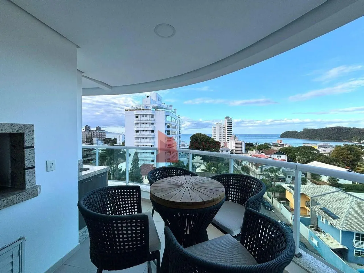 LOCAÇÃO: apartamento 3 suítes MOBILIADO E EQUIPADO, com VISTA MAR - Cabeçudas, Itajaí