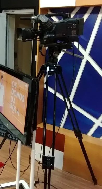 Vendo/Troco Tripé Profissional Manfrotto #136 Cabeça Hidráulica 14kg - Foto 2