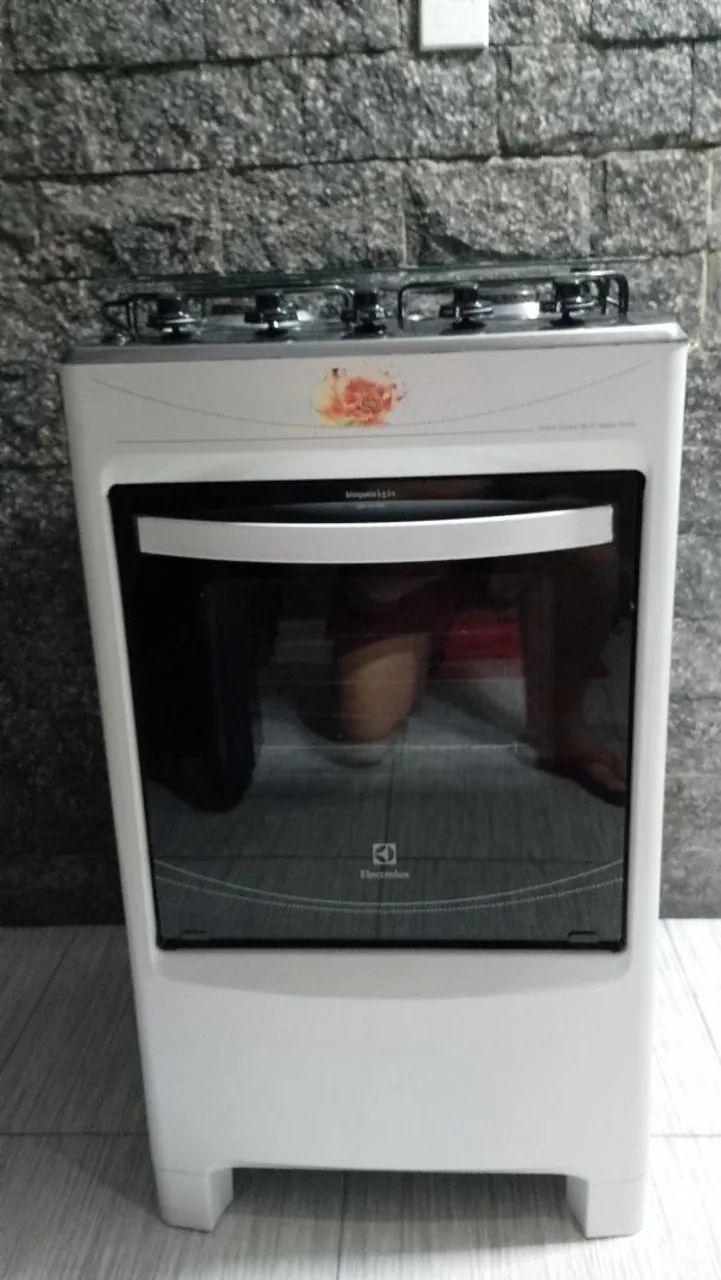 Fogão Eletrolux 4 bocas semi-novo vendo