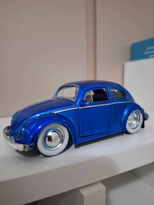 Fusca Azul Metálico Miniatura Colecionável