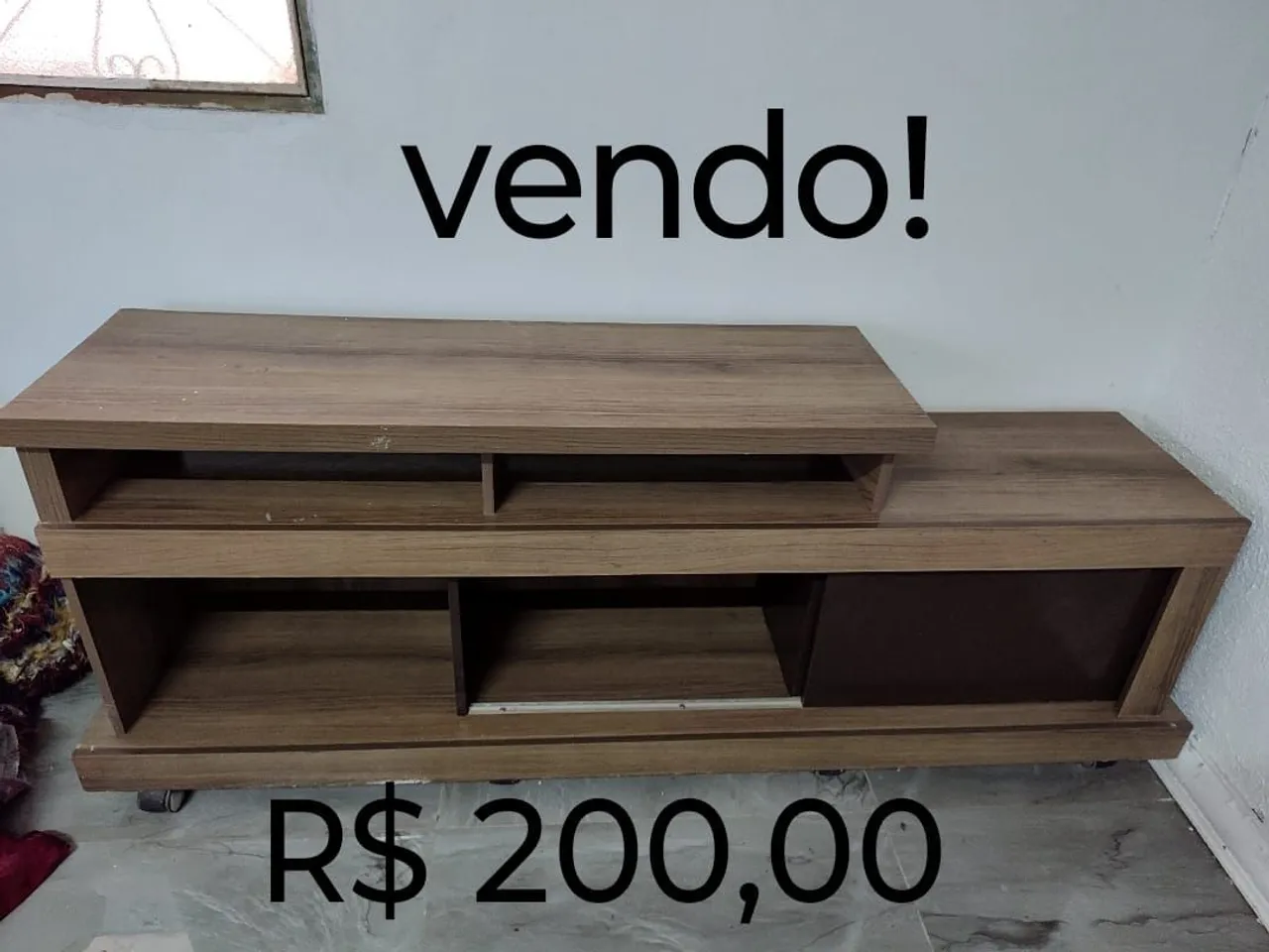 Mesa de TV em MDF - R$ 200,00