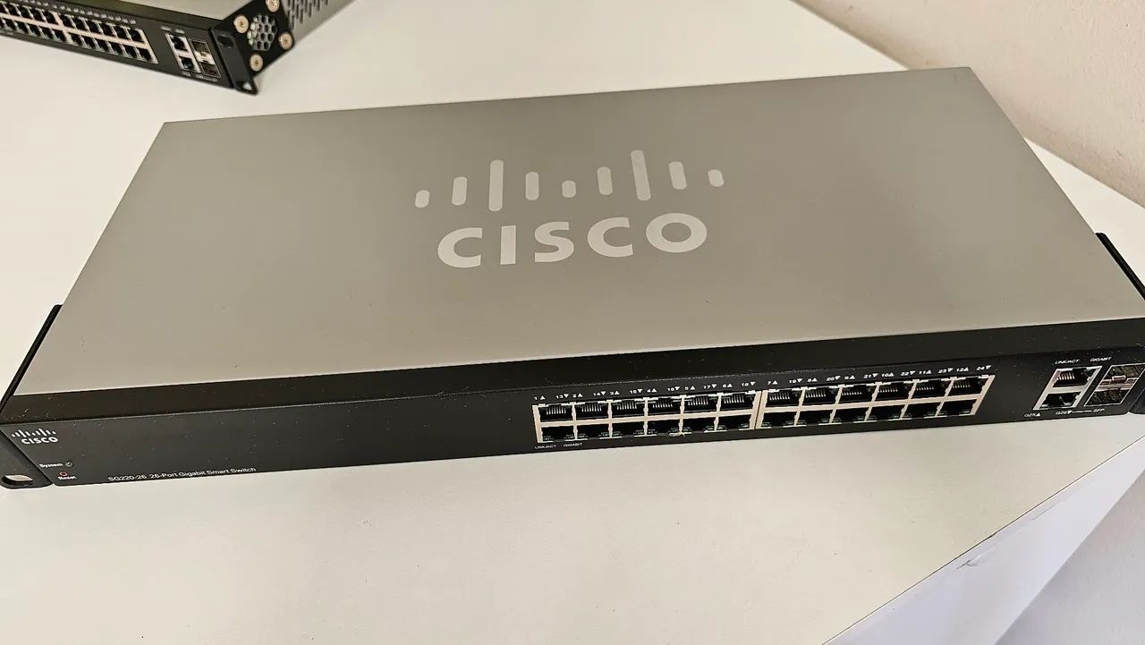 Switch de Rede Gigabit 24 Portas Cisco  Sg220-26 - Foto 4