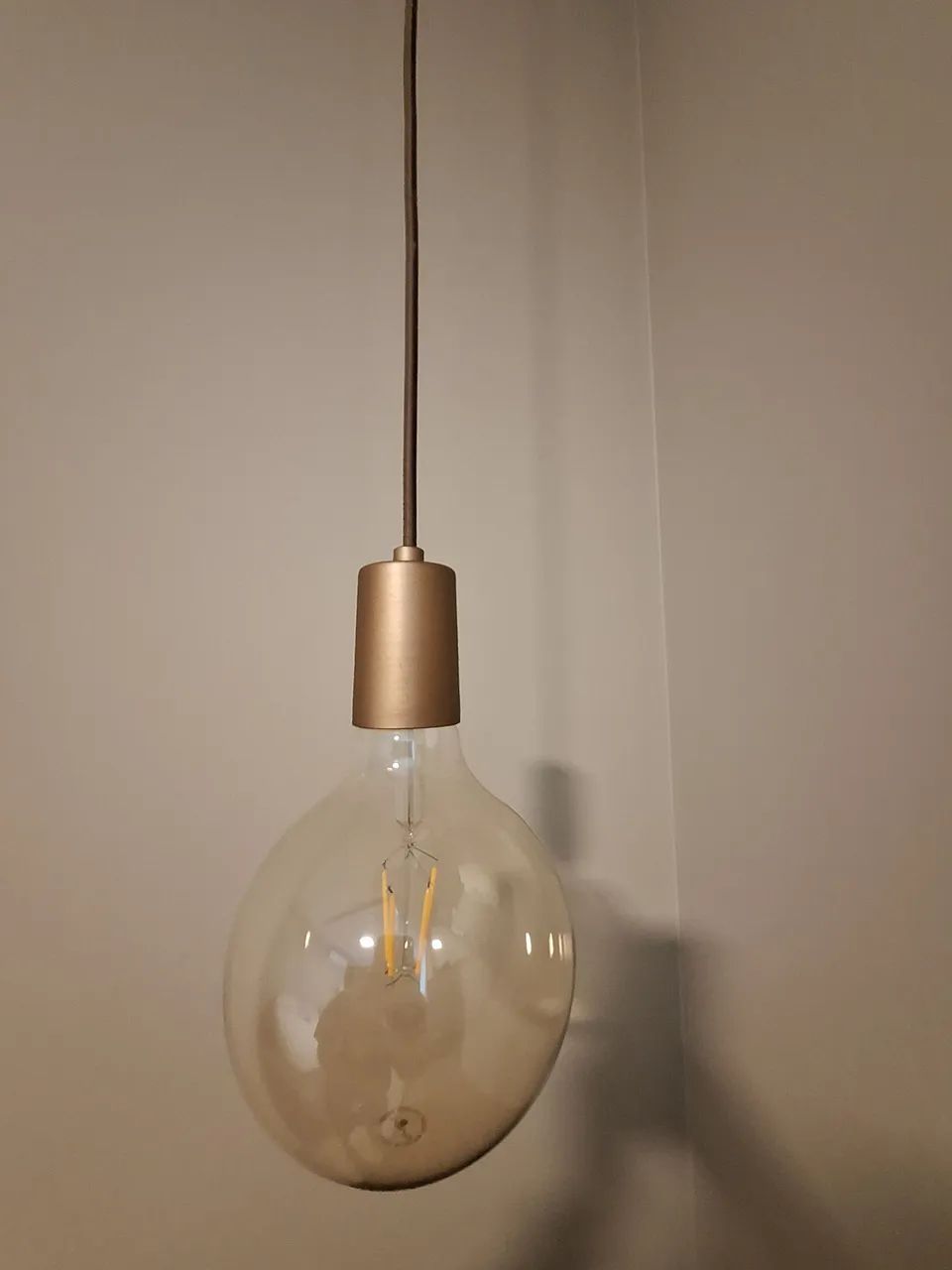 luminária globo teto pendente quarto - Foto 3