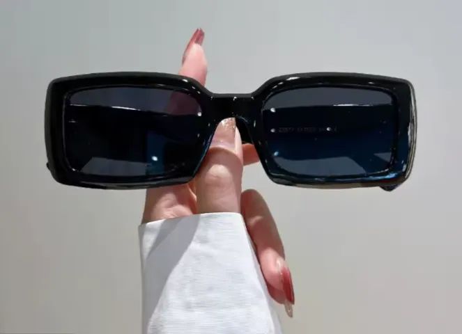 Óculos de Sol Retangular - Estilo e Elegância  - Foto 4