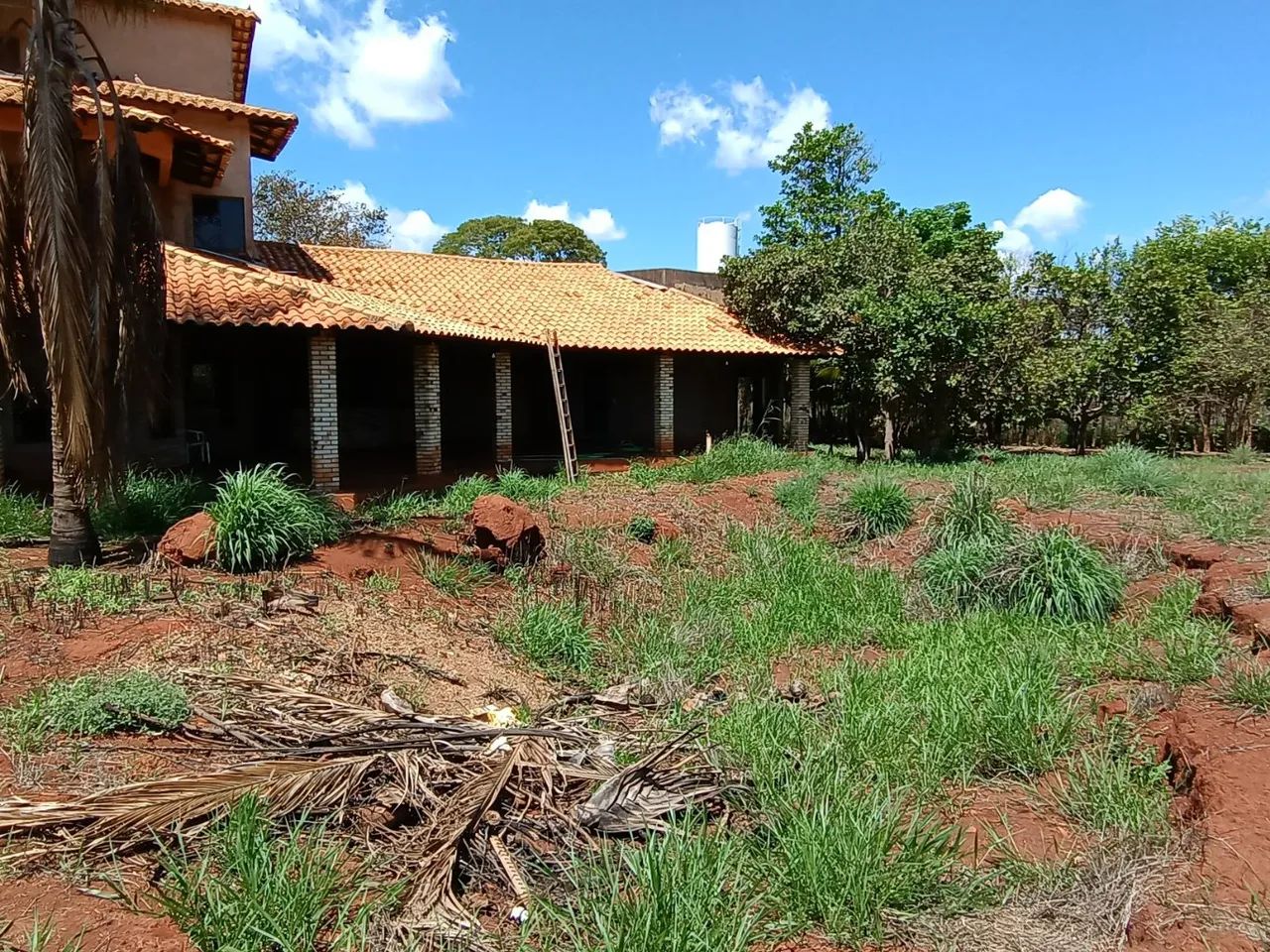 Chácara para venda tem aproximadamente 500 metros de área construída, quadrados com 4 quar - Foto 2