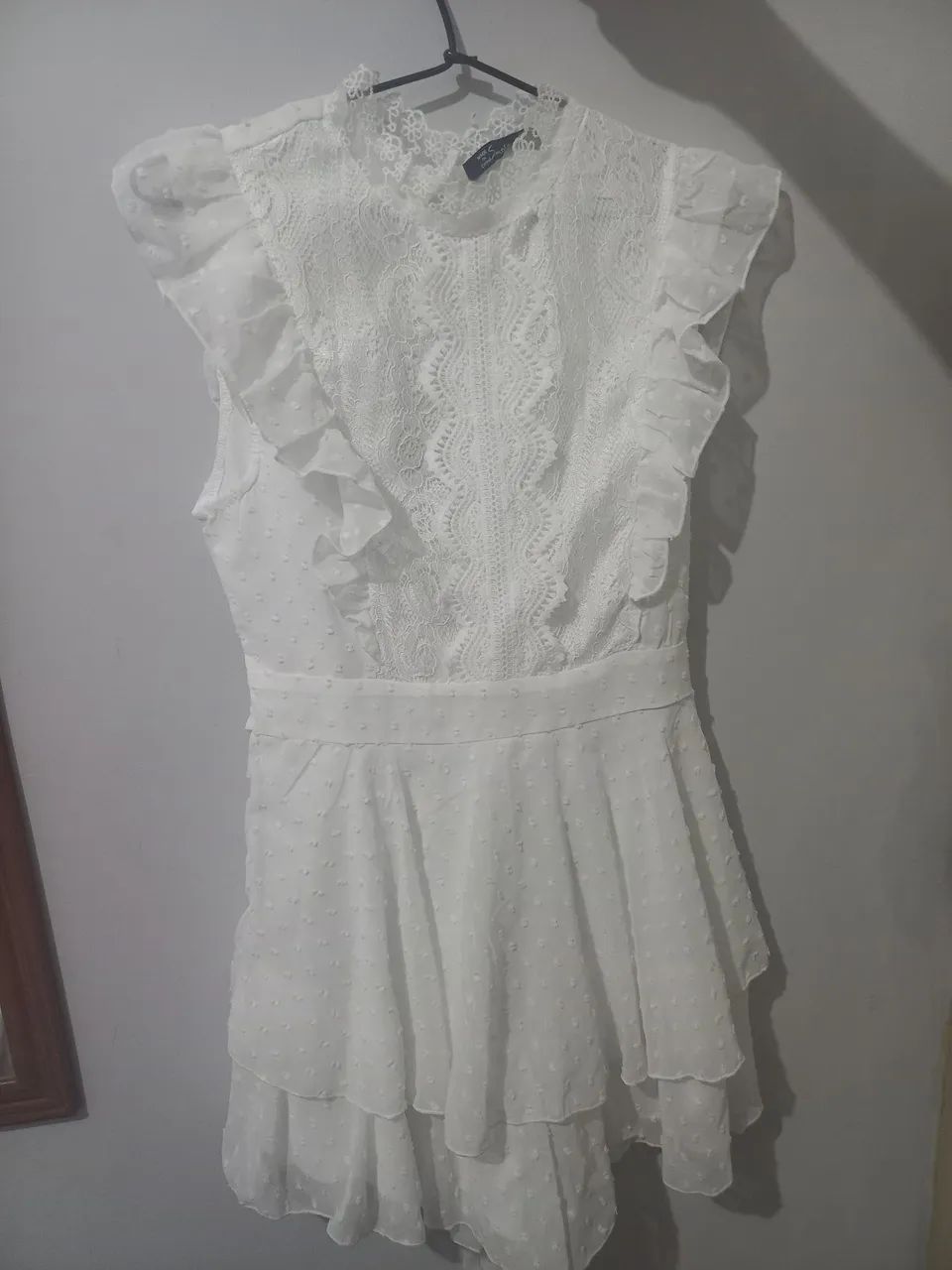 Macacão branco renda e babados - NOVO - SHEIN - P - Foto 3