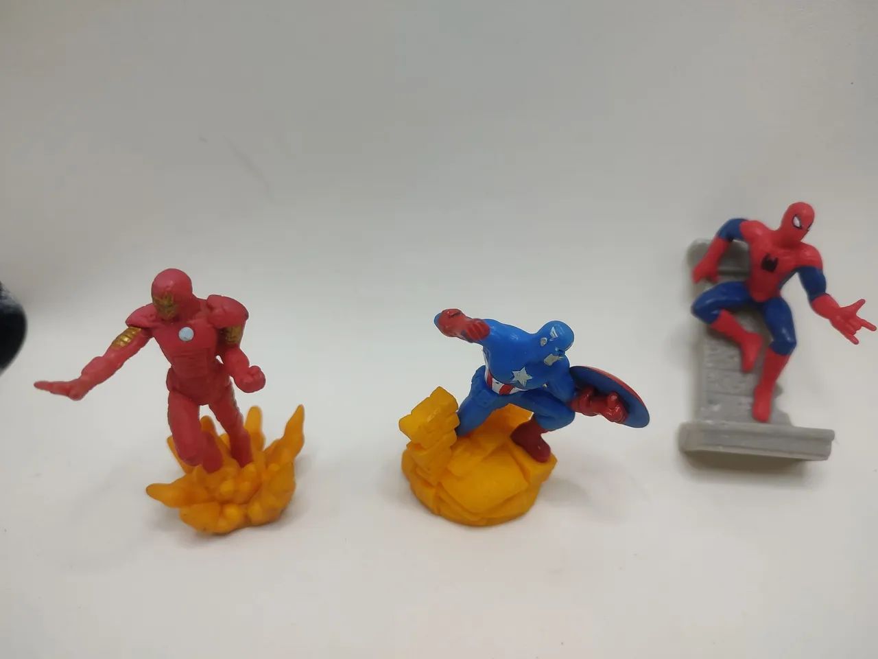 Bonecos miniaturas de heróis Marvel  (usado) - Foto 2