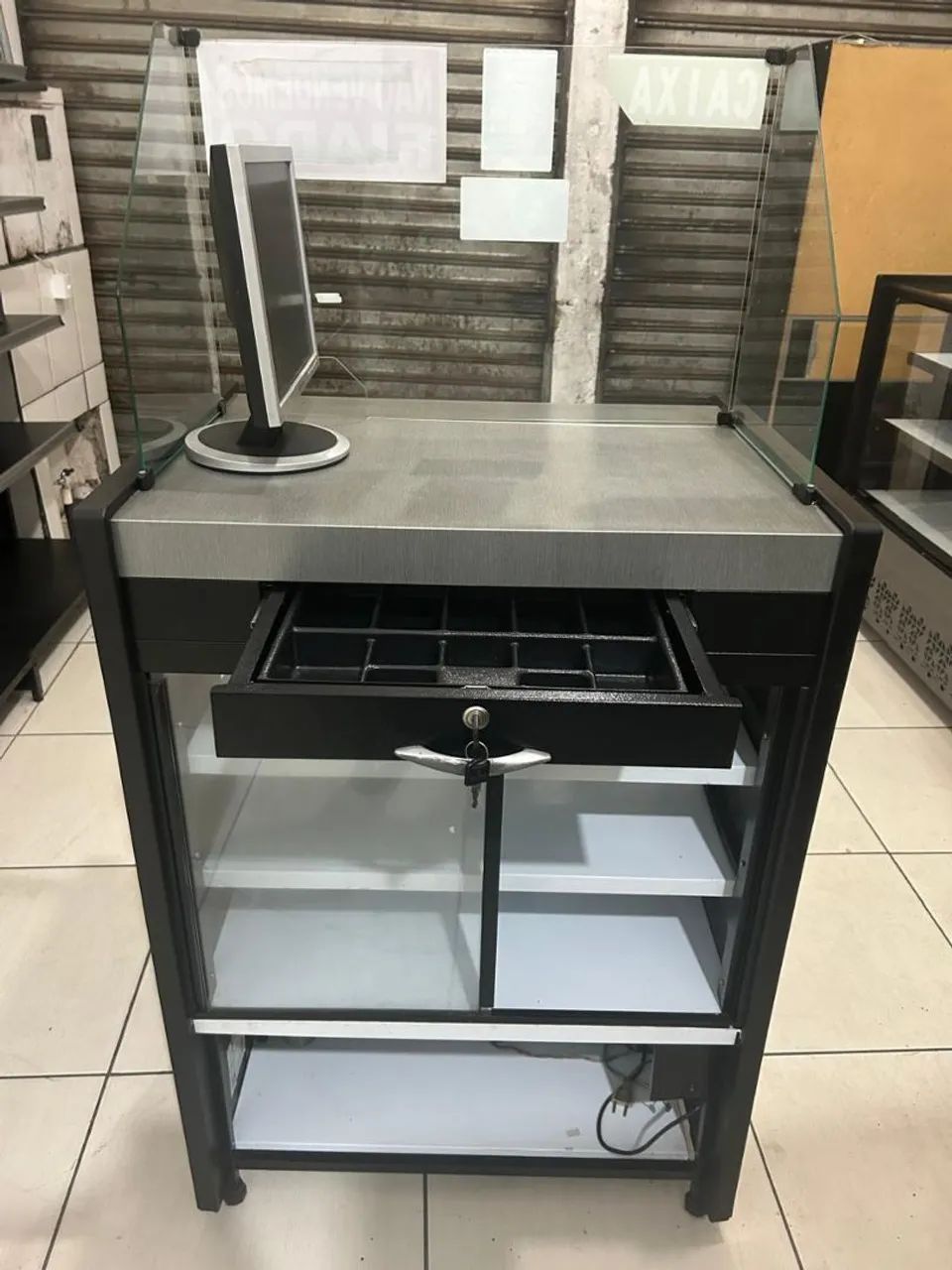 Vitrine Caixa - Polar Platinum - Foto 2