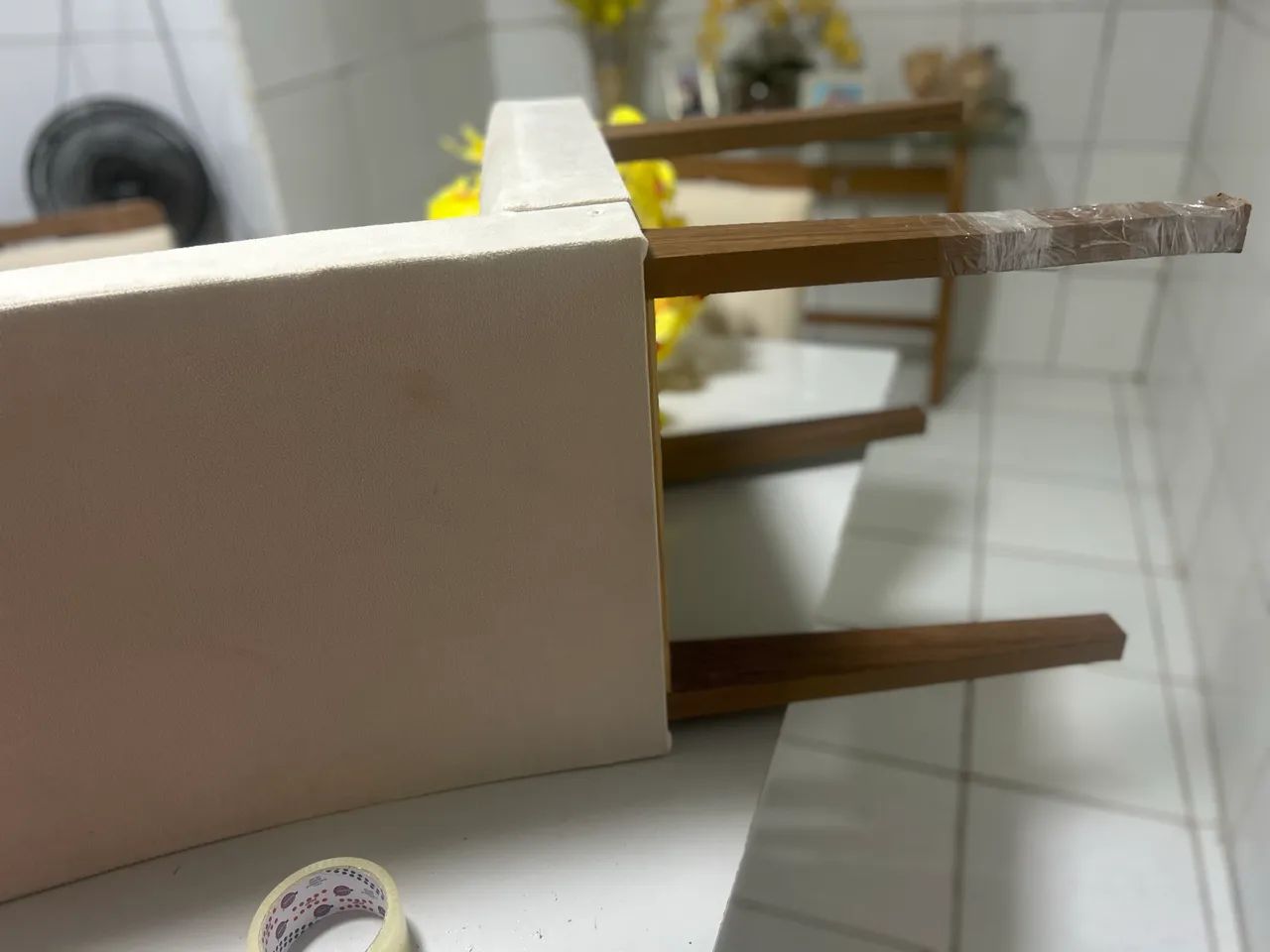 Mesa com 4 cadeiras 64840825884801121