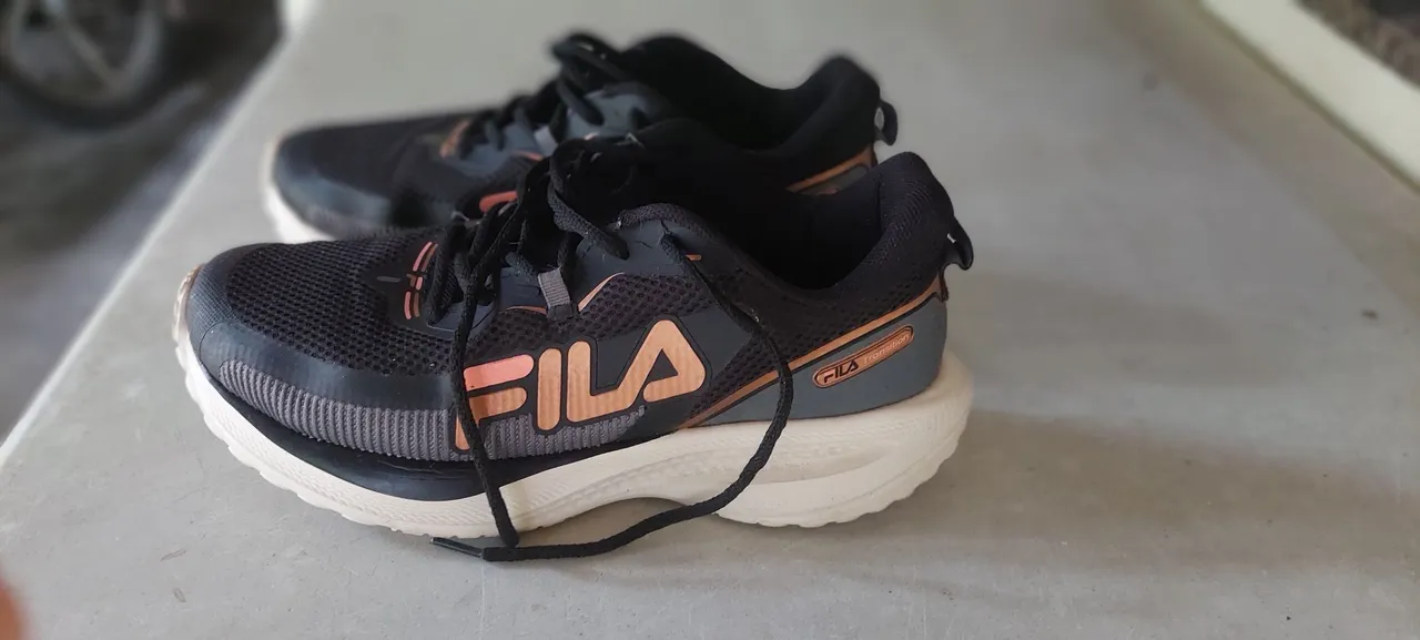 Tênis feminino Fila Original SUPERNOVO