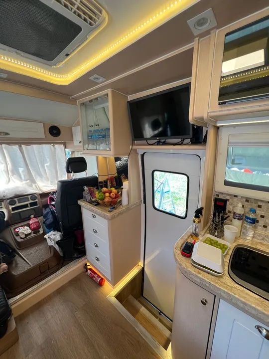 Motorhome 6,30 metros com slide out para 6 pessoas  - Foto 10