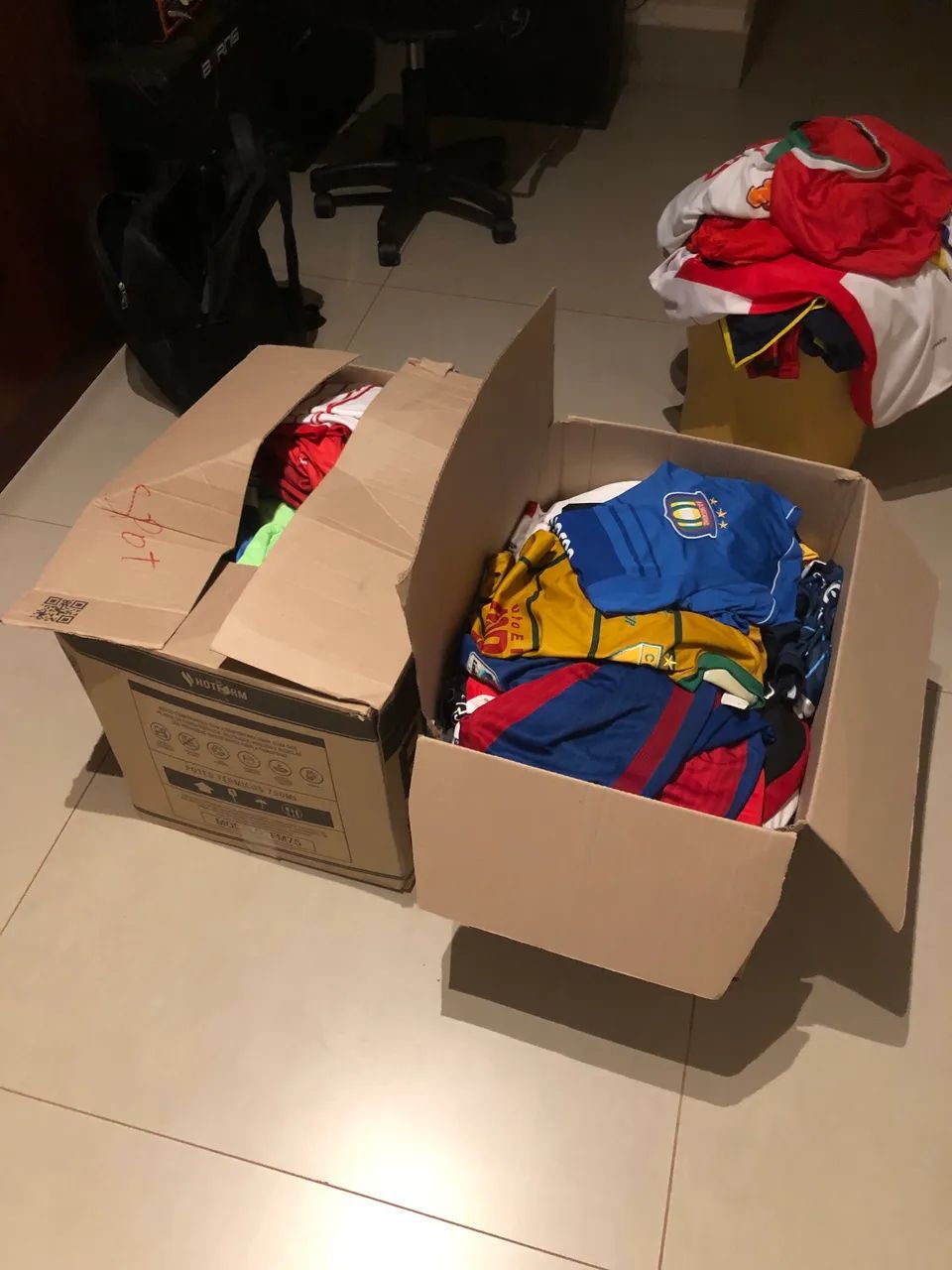 Caixa camisas de futebol