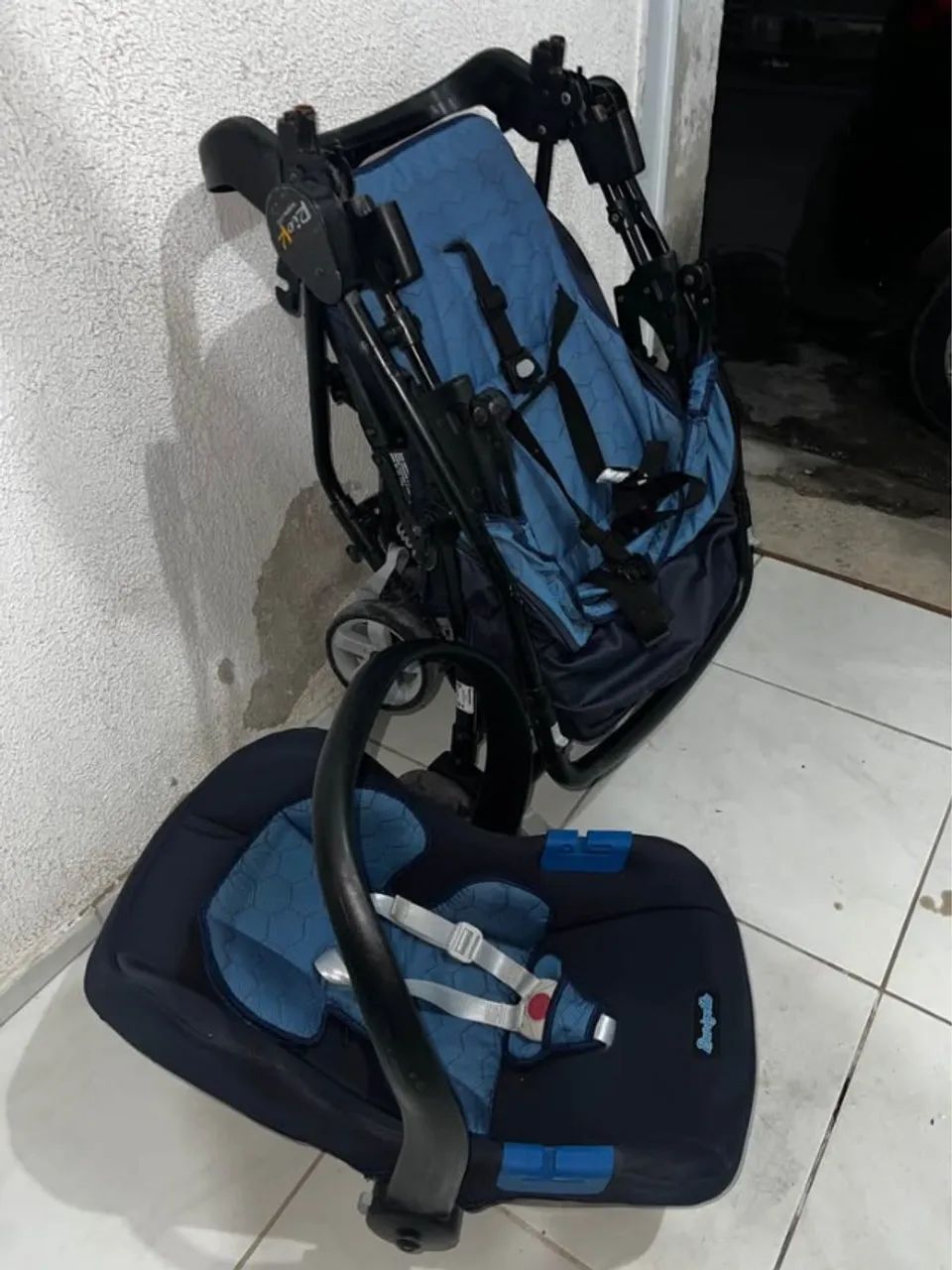 Carrinho de Bebe com Bebê Conforto - Foto 2