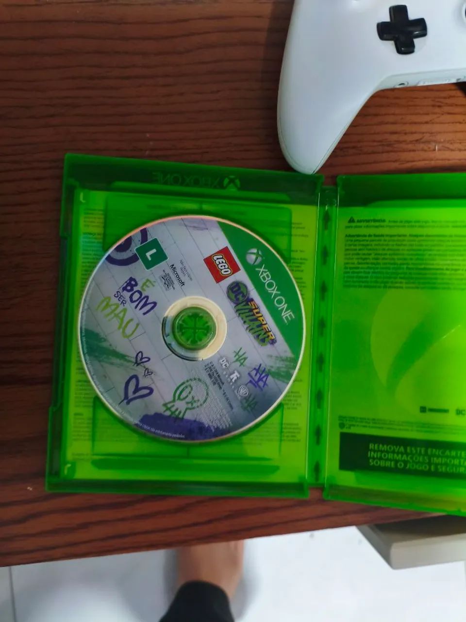 Console Xbox one com 2 controles e 2 jogos  - Foto 4