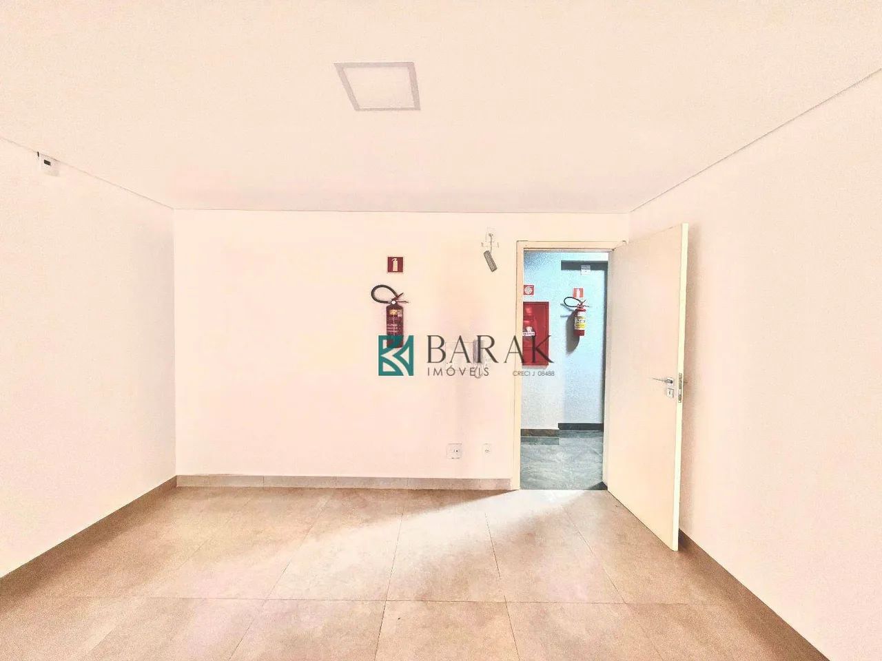 Sala para alugar, 60 m² por R$ 3.100/mês - Zona 03 - Maringá/PR - Foto 3