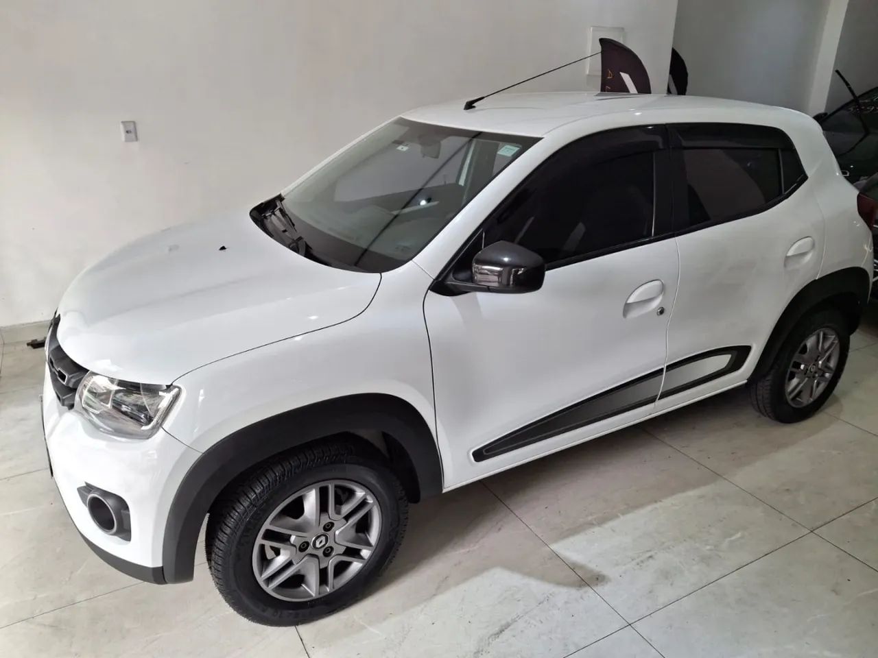 Renault Kwid 1.0 Intense 2018 - Foto 3