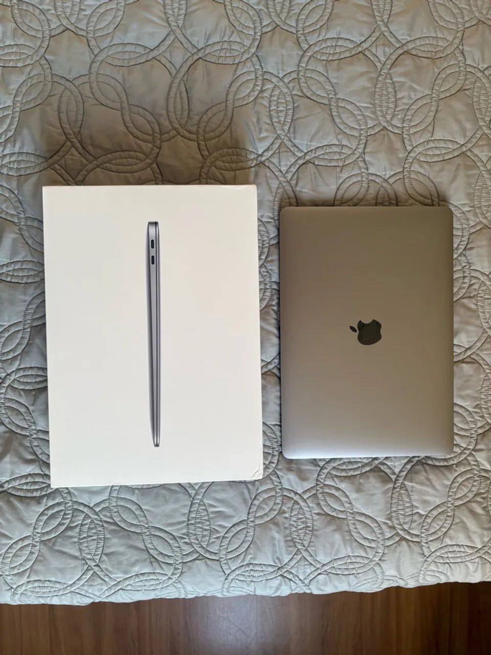 MacBook Air ( M1 , 2020 ) 8GB