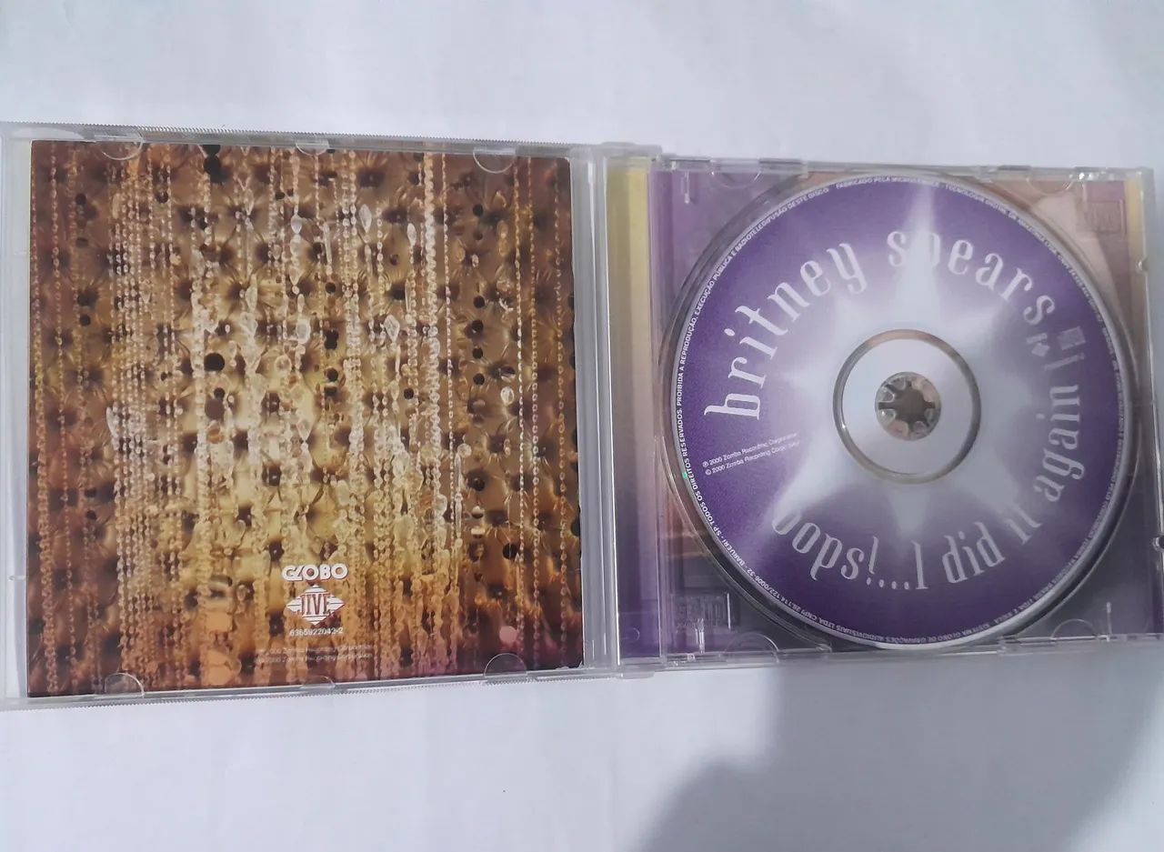 Britney Spears - CD Oops!...I Did It Again - versão Globo - Foto 2