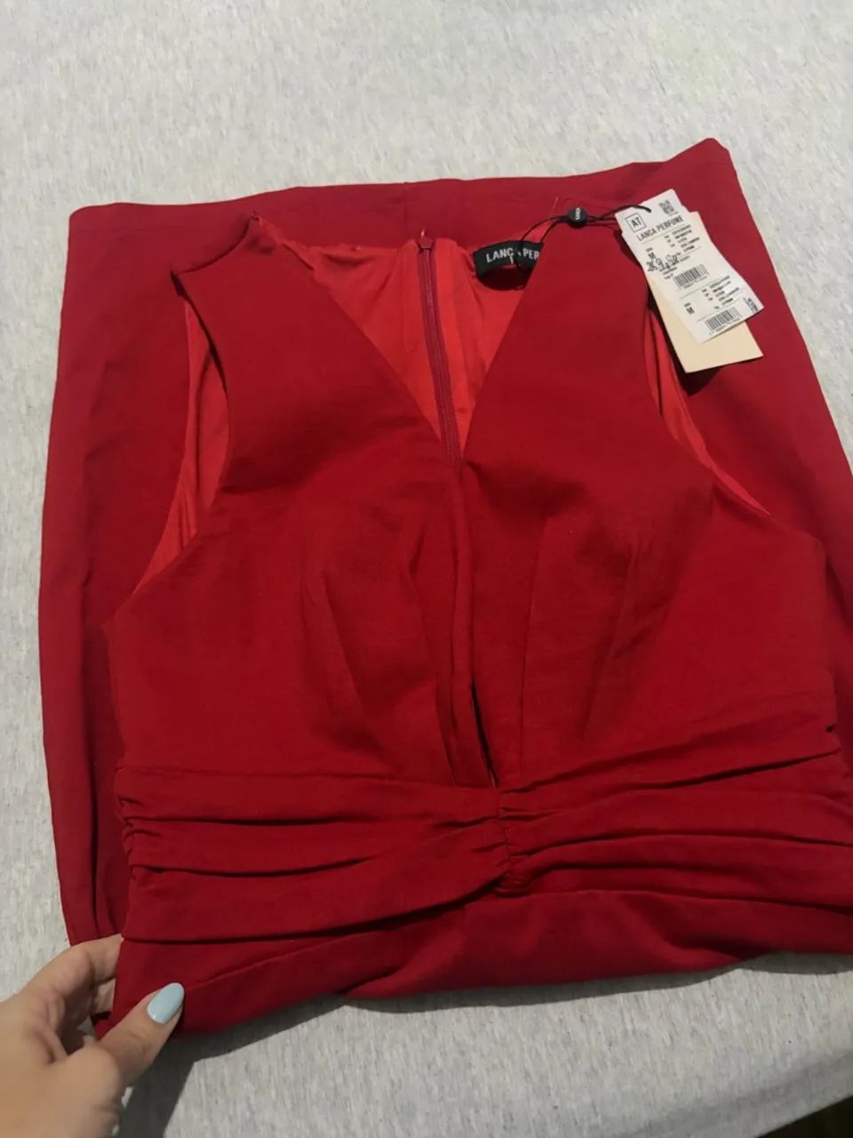 Vestido lança perfume 