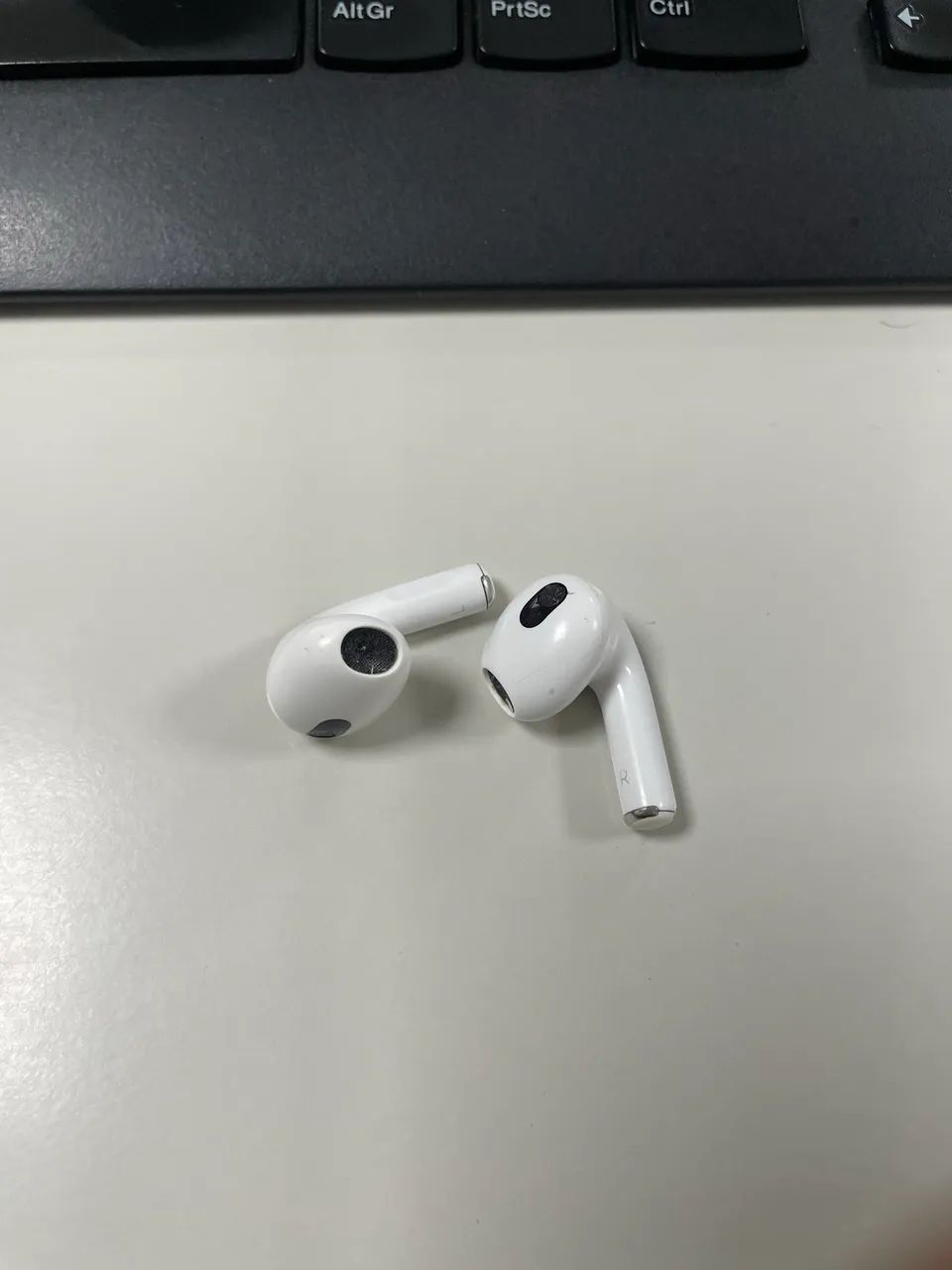 Apple AirPods 365724533464578121