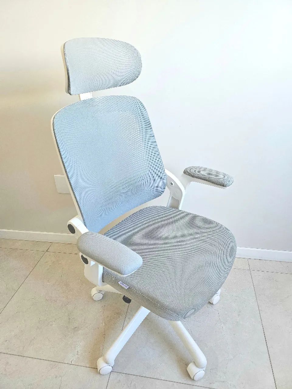 Cadeira De Escritório Astra Ergonômica Elements Cinza Branco - Foto 4