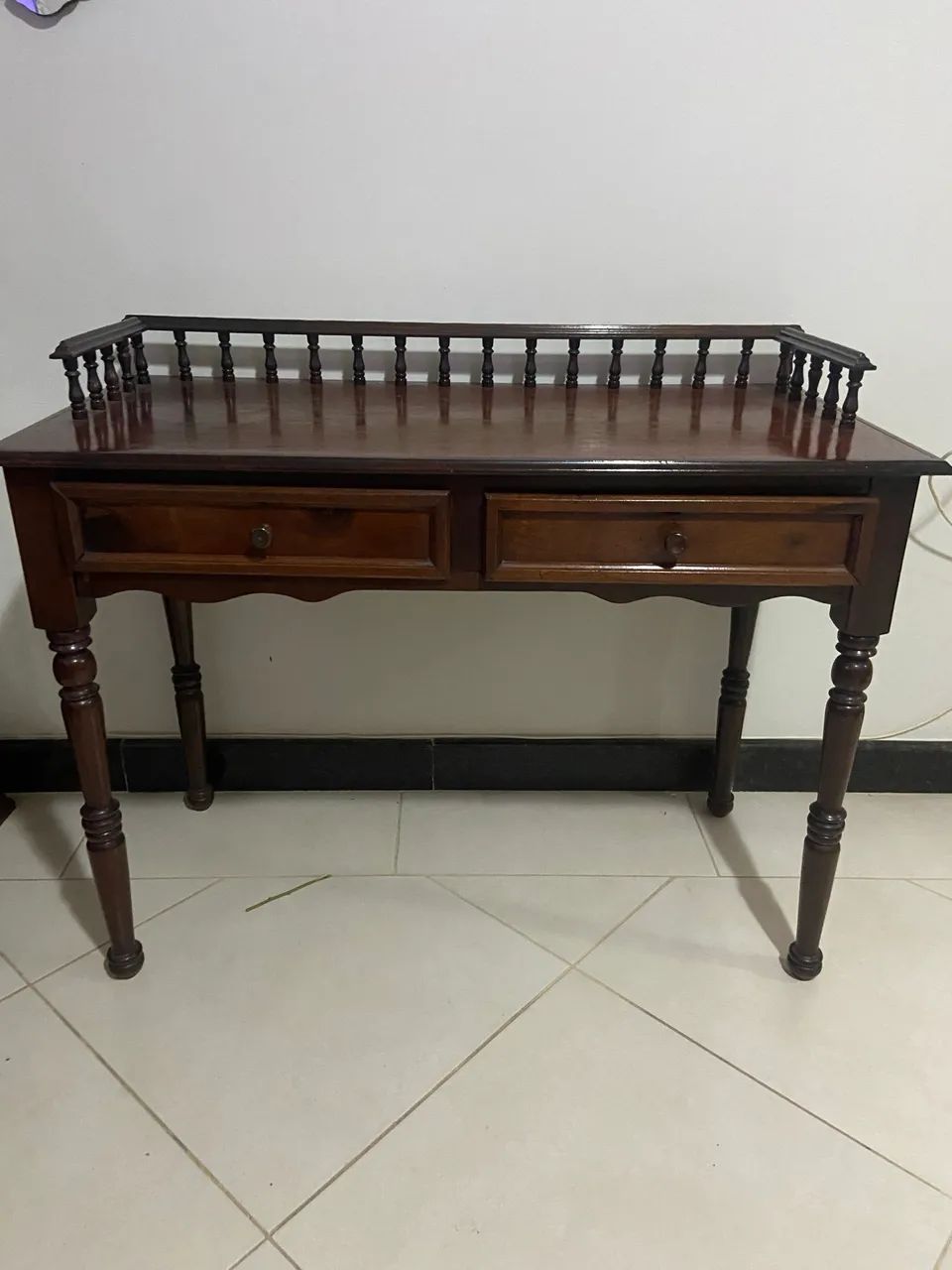 Escrivaninha retrô 