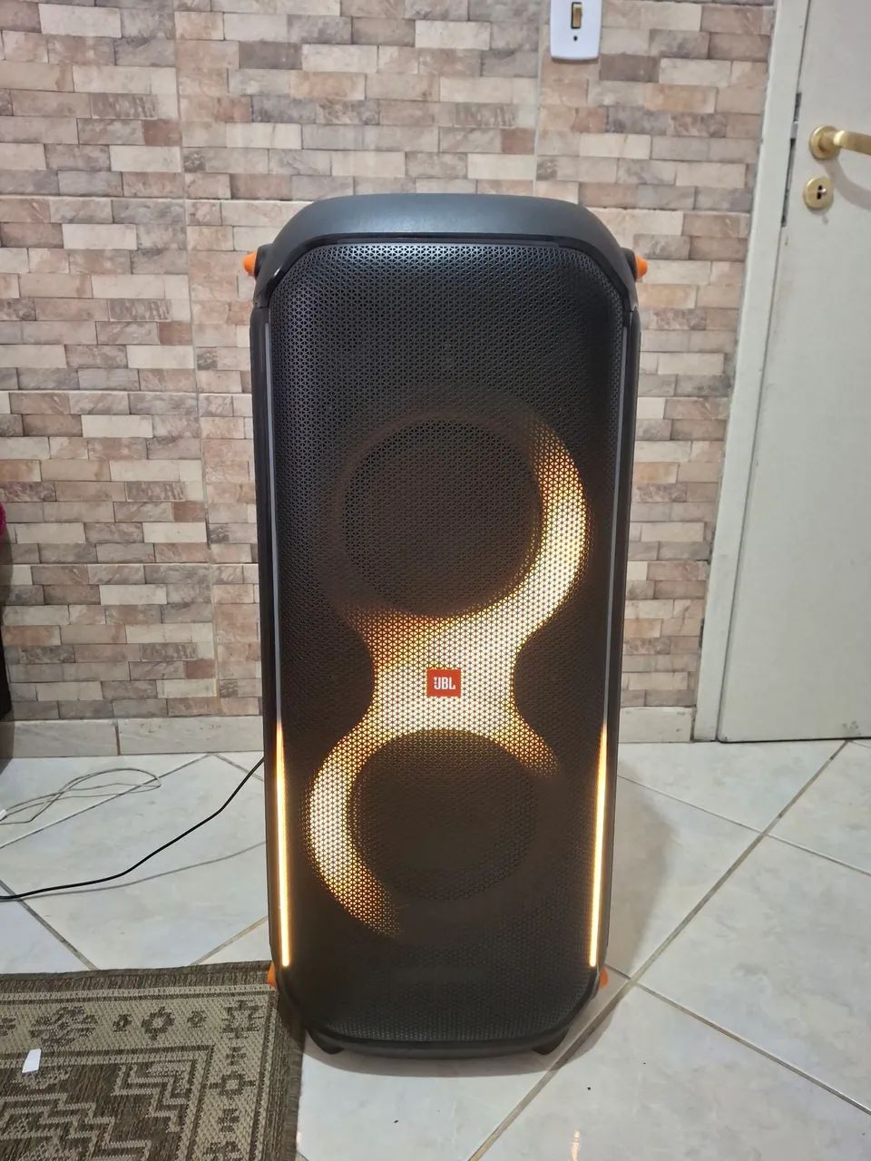 JBL 710