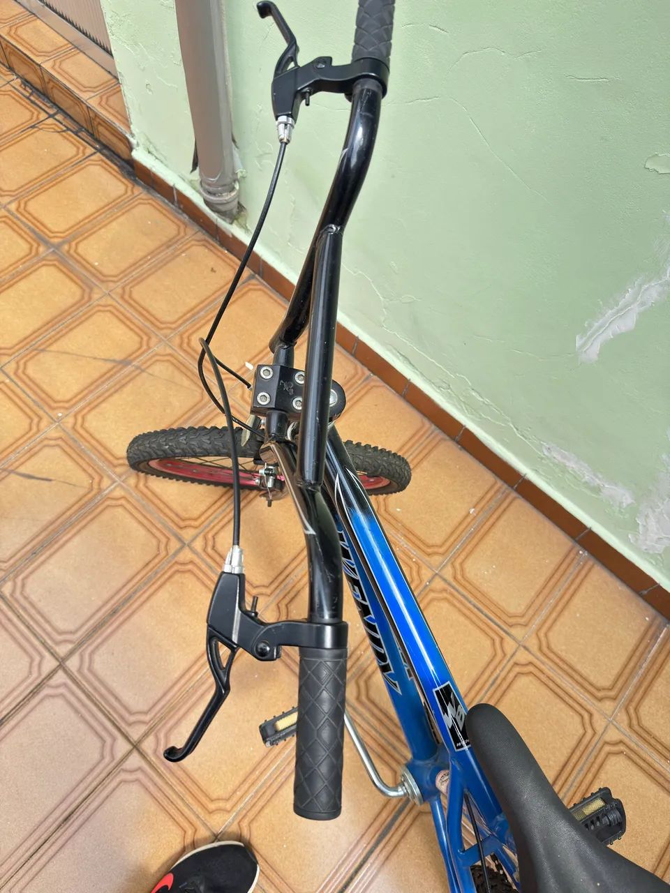 Bicicleta Wendy aro 20 com aro em alumínio e rodinhas  - Foto 2