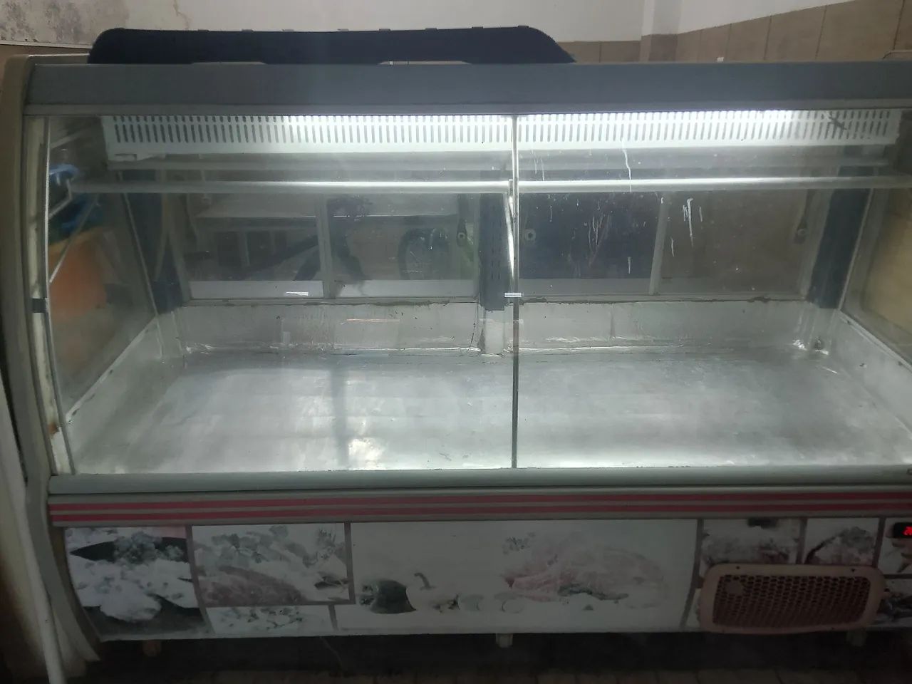 Balcão de carne seminovo pra vender ligeiro funcionando tudo certinho  - Foto 2