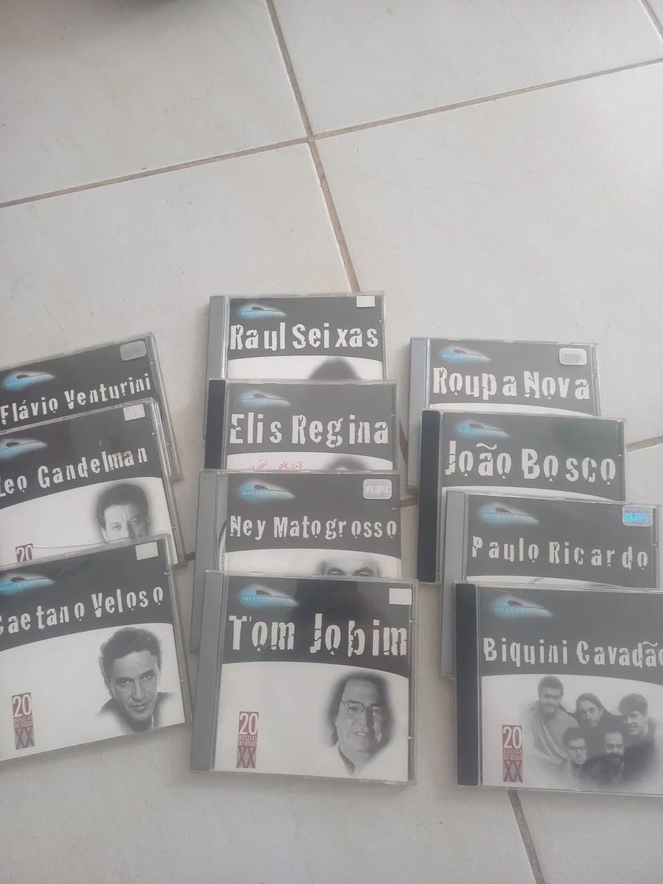 11 CDS coleção milenium