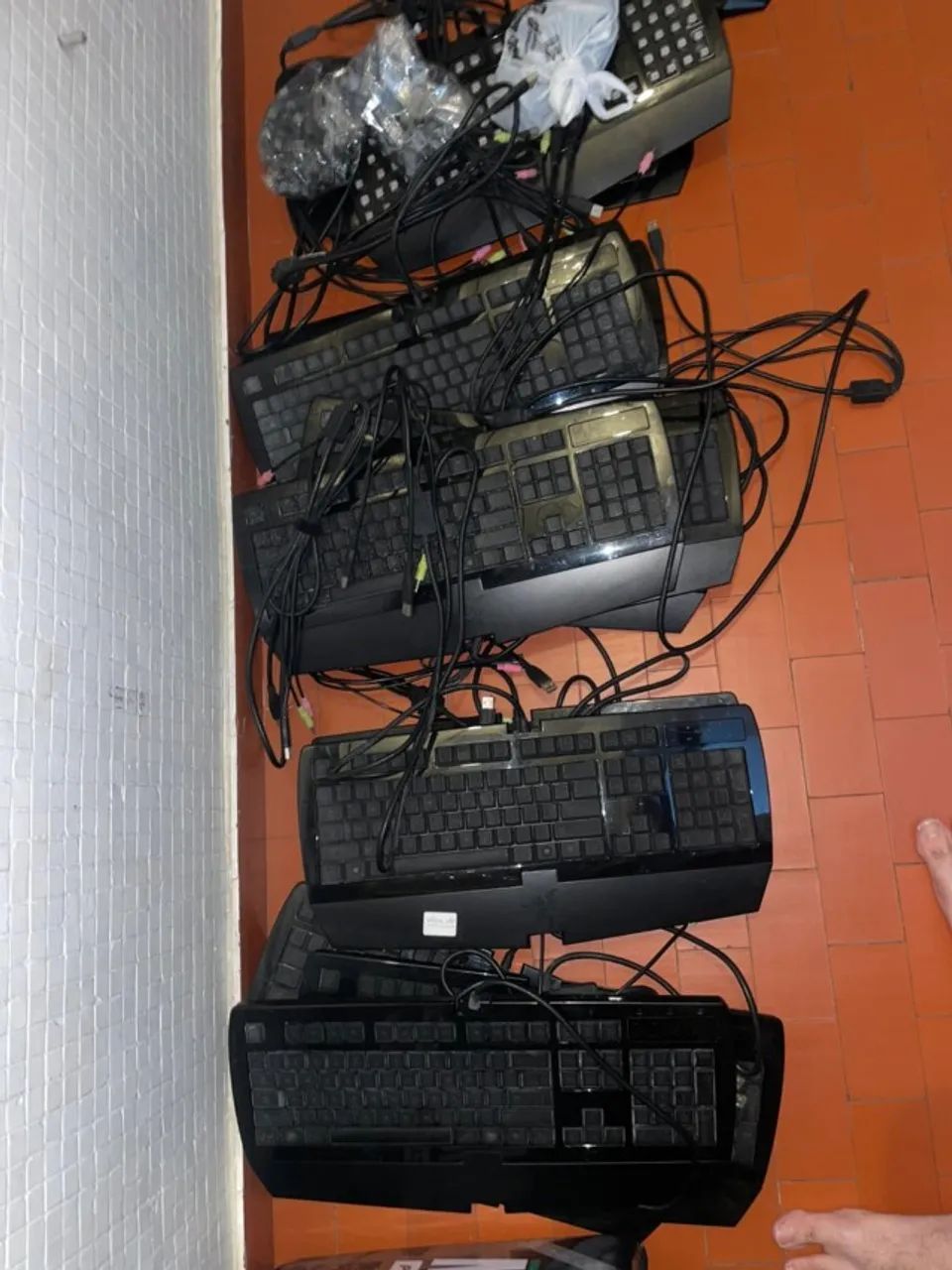 Lote 13 Teclados Razer Lycosa - Foto 2