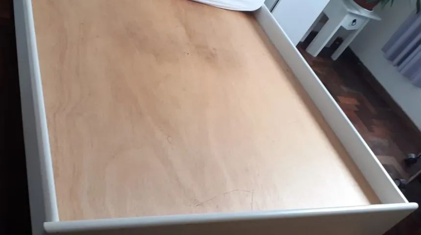 Cama de Madeira Maçica com Colchão incluso.