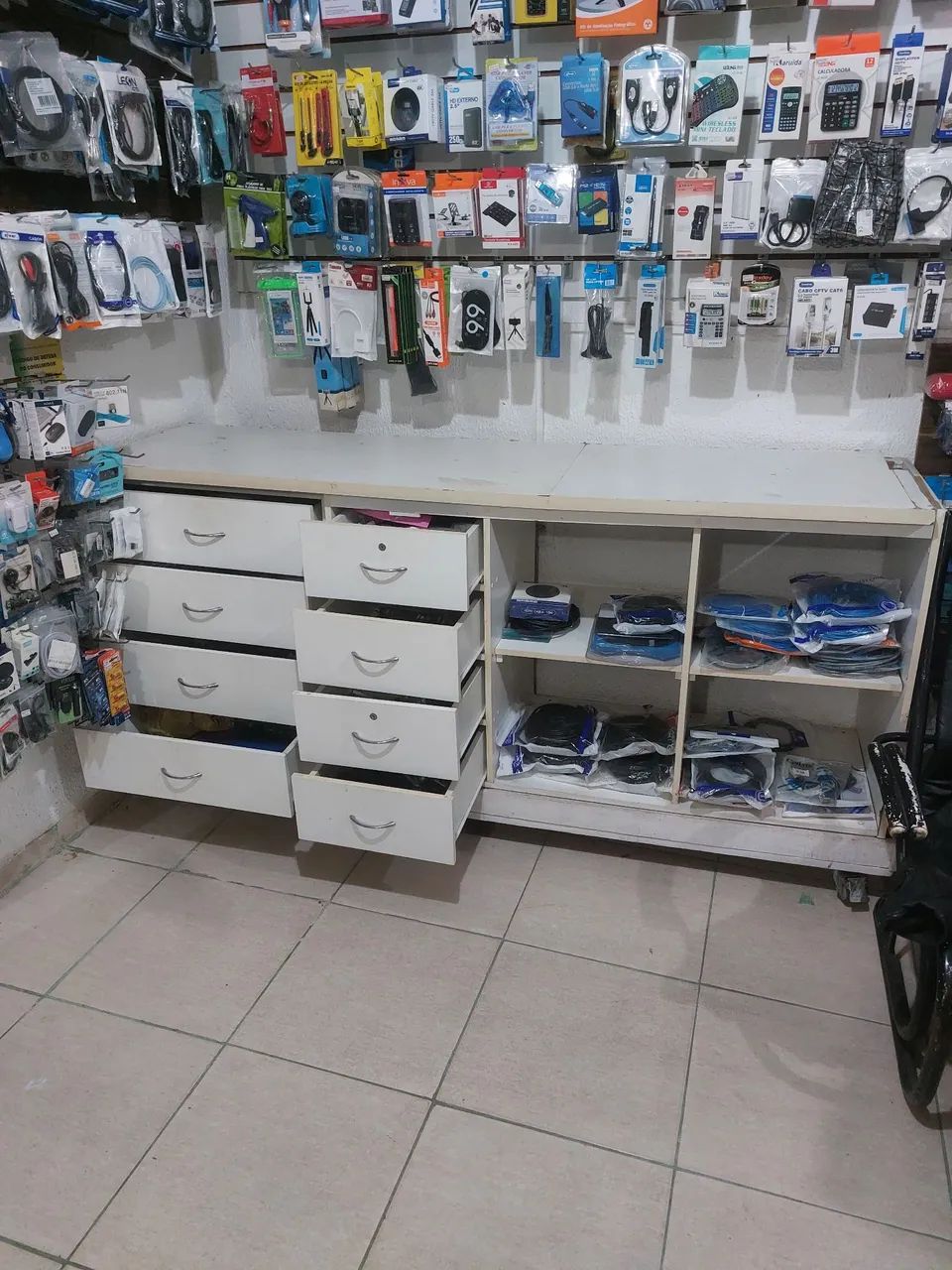 Balcão comercial em MDF branco para loja, escritório ou casa. - Foto 2
