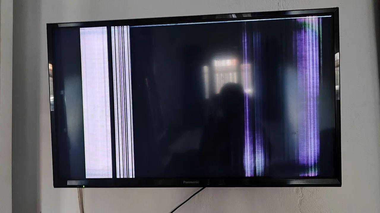 Tv Panasonic smart 21" com defeito 